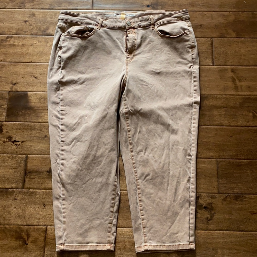 Caramel coloured capris